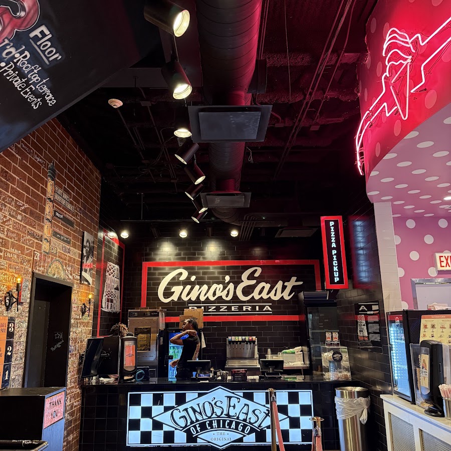 Gino's East, photo 5