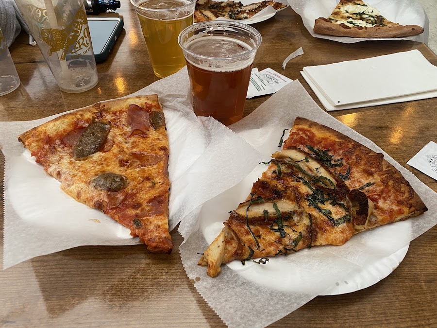 Sisters Pizza, photo 2