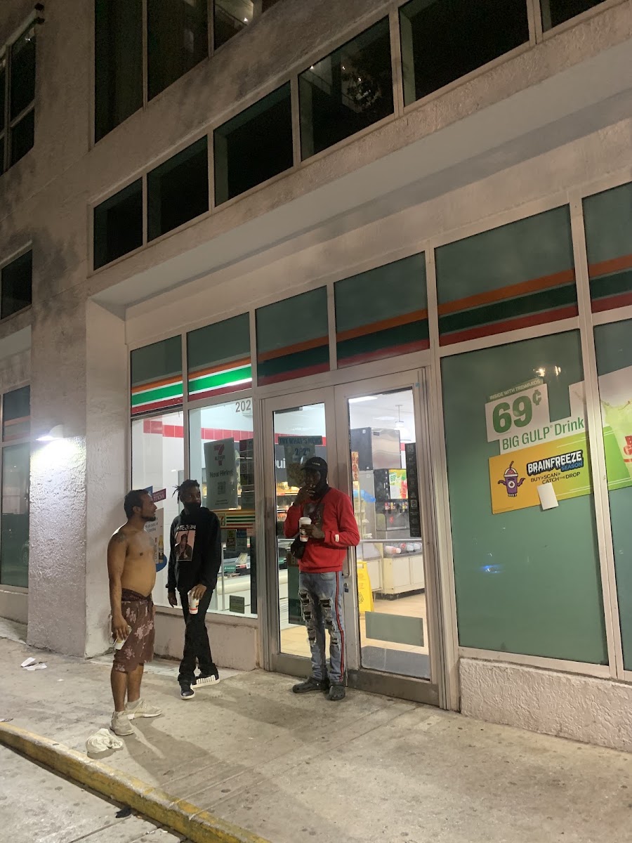7-Eleven, photo 4