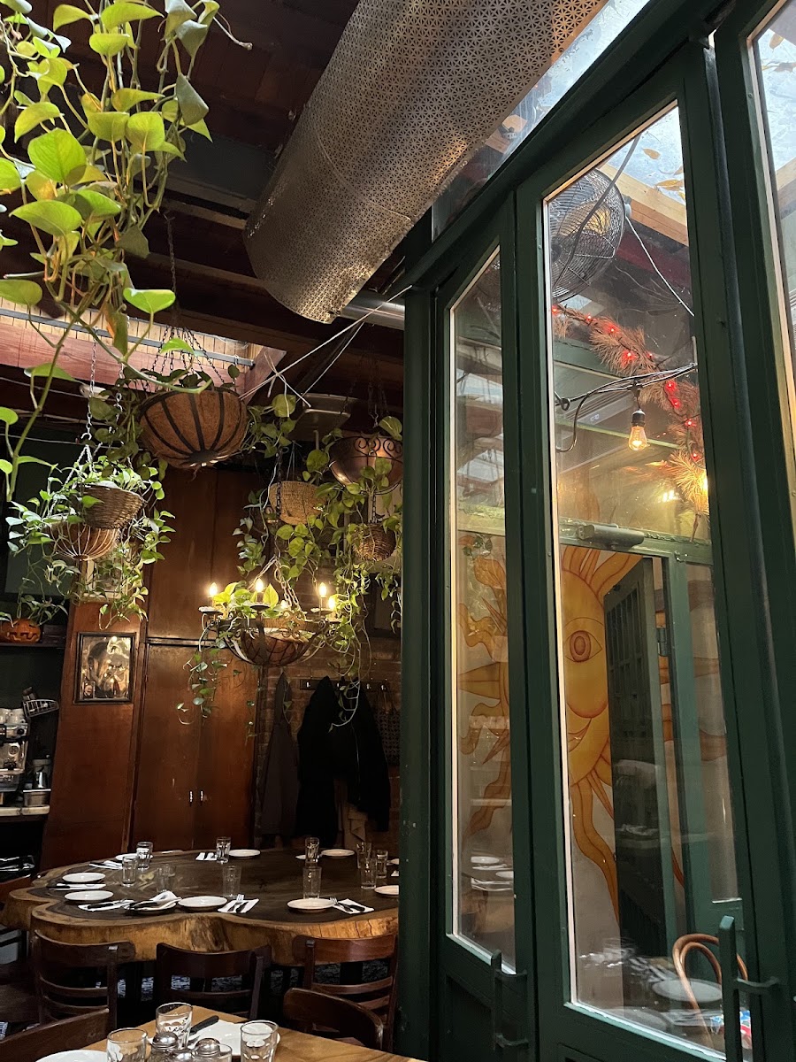 Lil' Frankie's, photo 5
