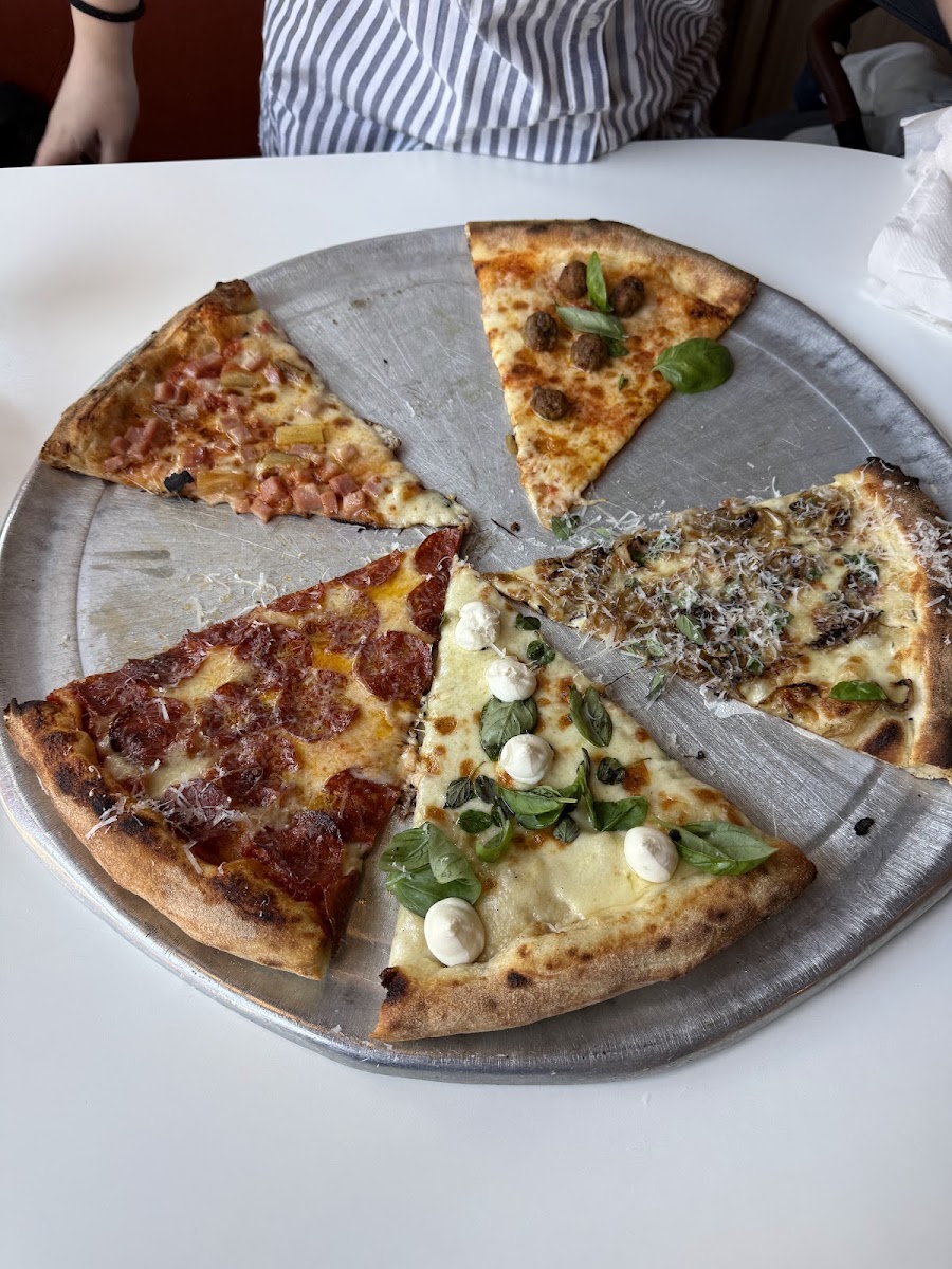 Togni's Pizza, photo 4