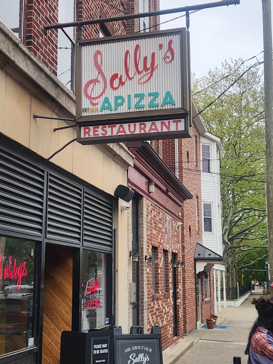 Sally's Apizza, photo 4