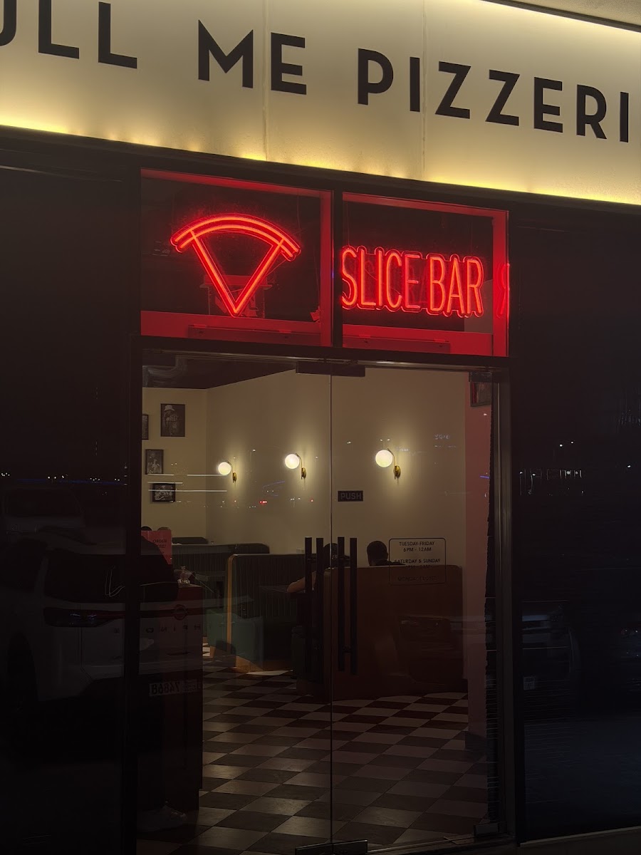 PULL ME PIZZERIA MEYDAN