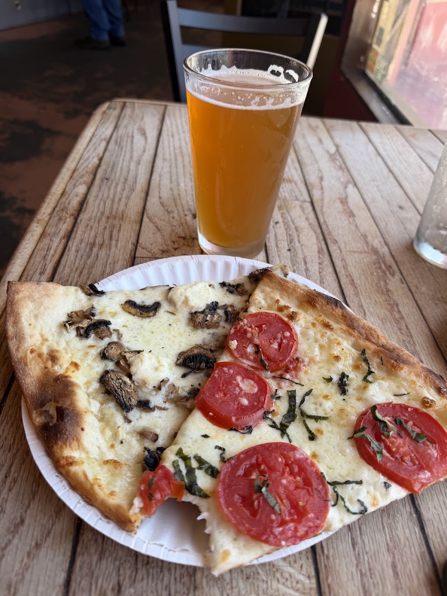 Pizzeria Luigi, photo 3
