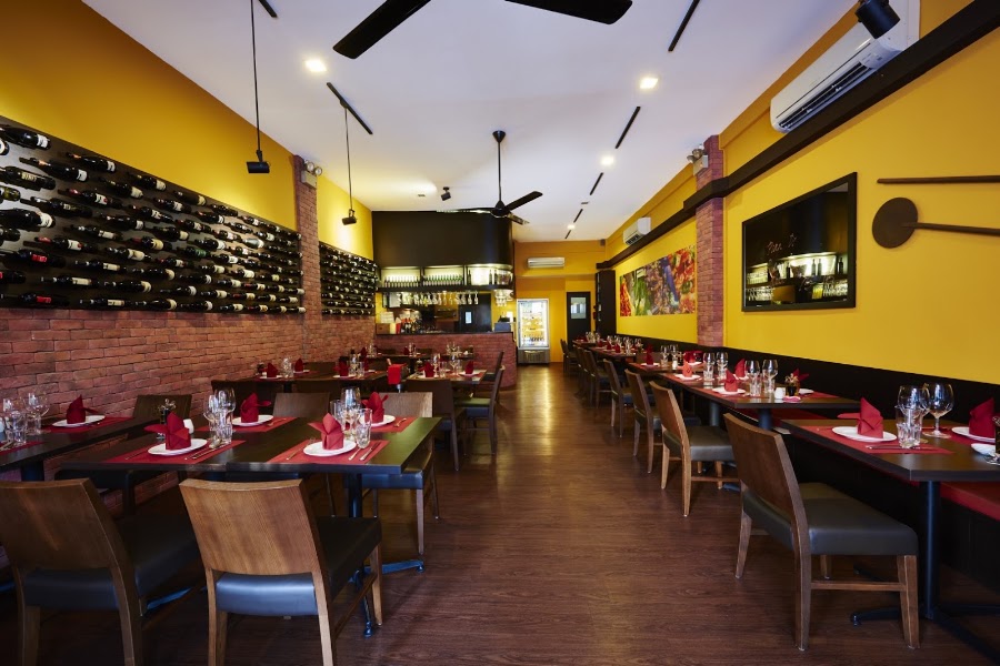 Acqua e Farina - Italian Pizza & Pasta Restaurant . Rail Mall