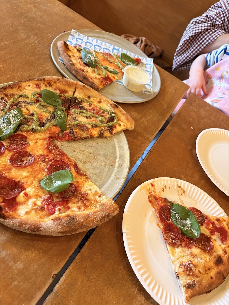 Gigis Pizza Shop