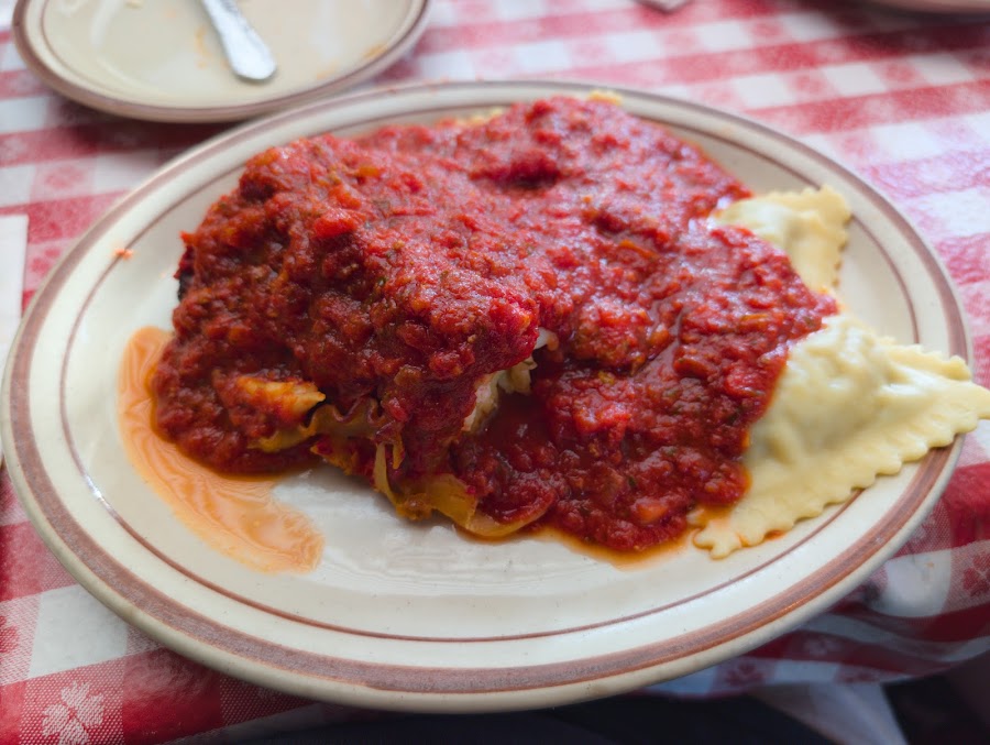 Filippi's Pizza Grotto Little Italy, photo 4