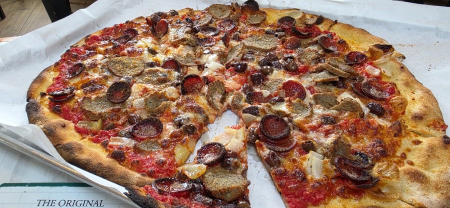 Frank Pepe Pizzeria Napoletana, photo 4