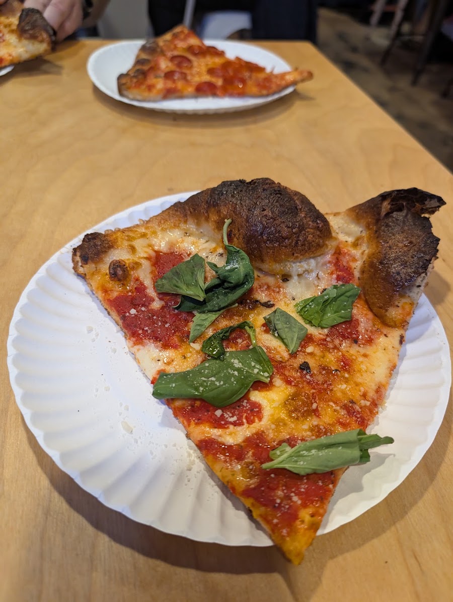 Zee's Pizzeria, photo 4