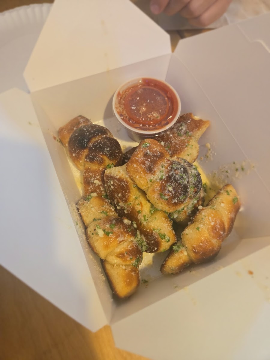 Zee's Pizzeria, photo 5