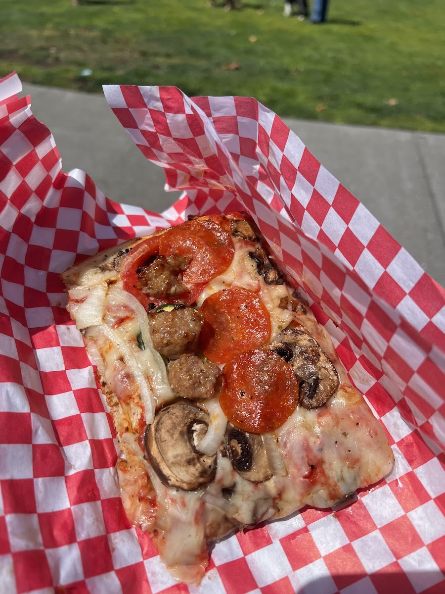 Golden Boy Pizza, photo 3