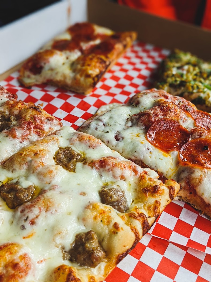 Golden Boy Pizza, photo 4