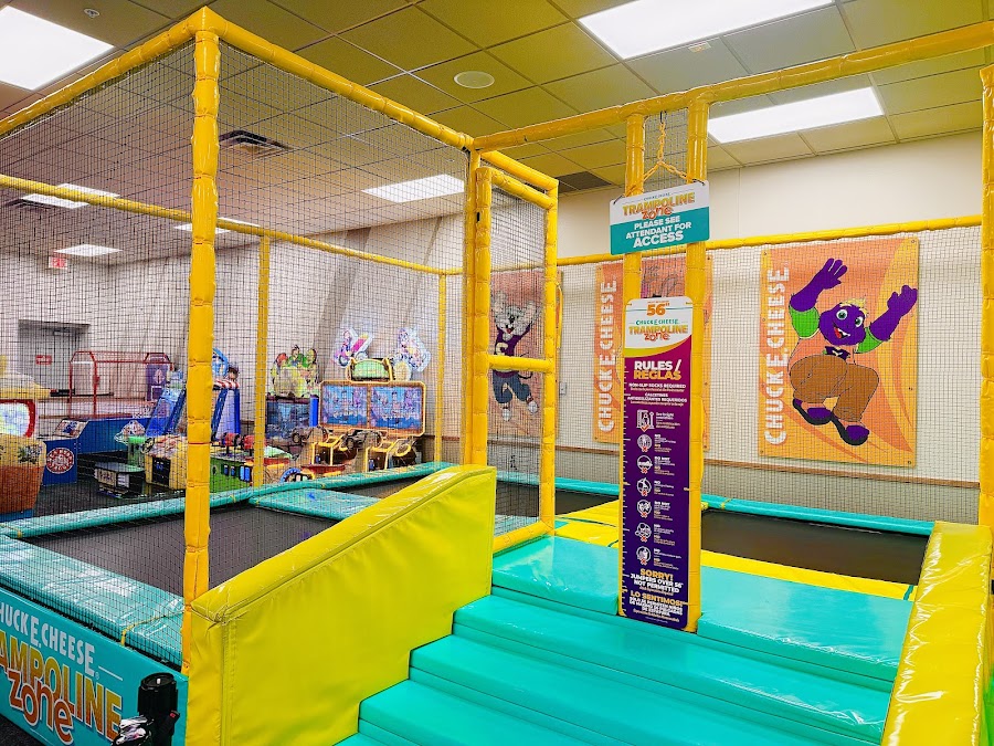 Chuck E. Cheese, photo 3