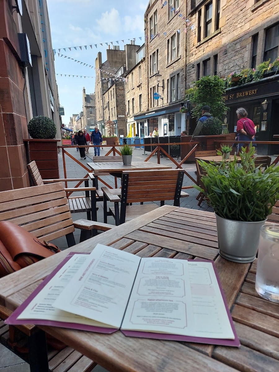 Veeno Edinburgh - Italian Restaurant & Wine Bar